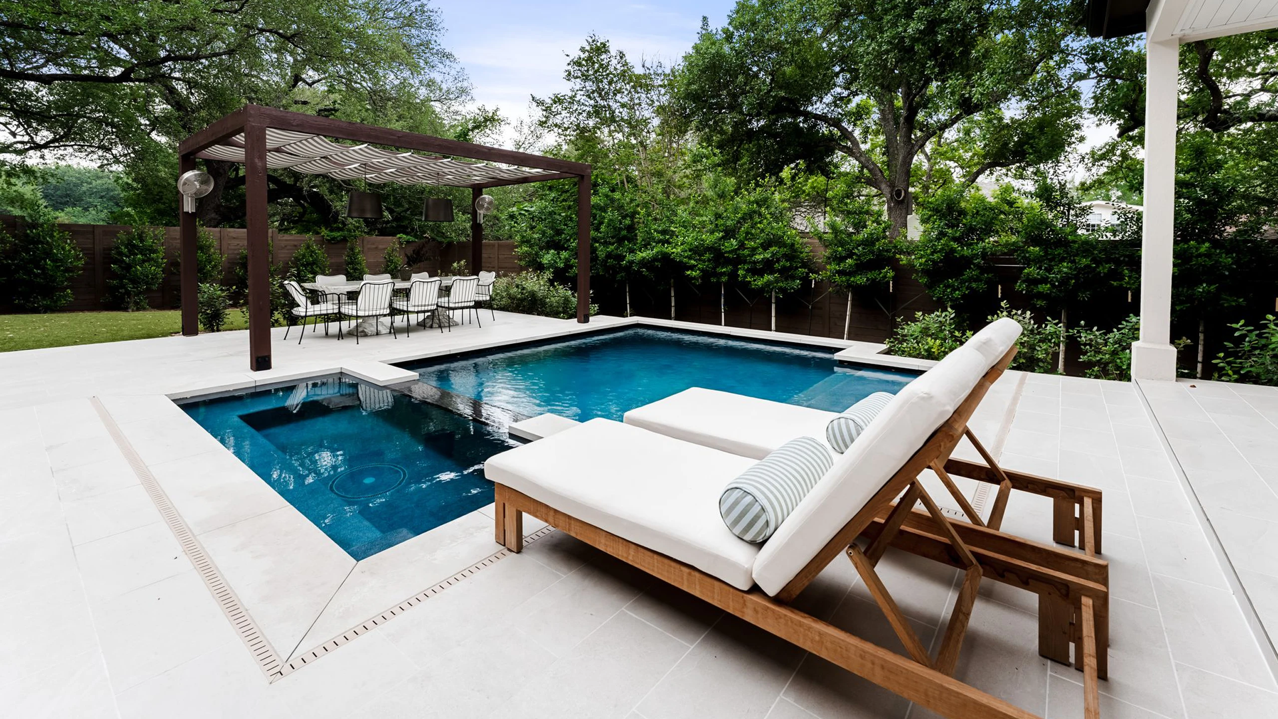 design build luxury homes Austin