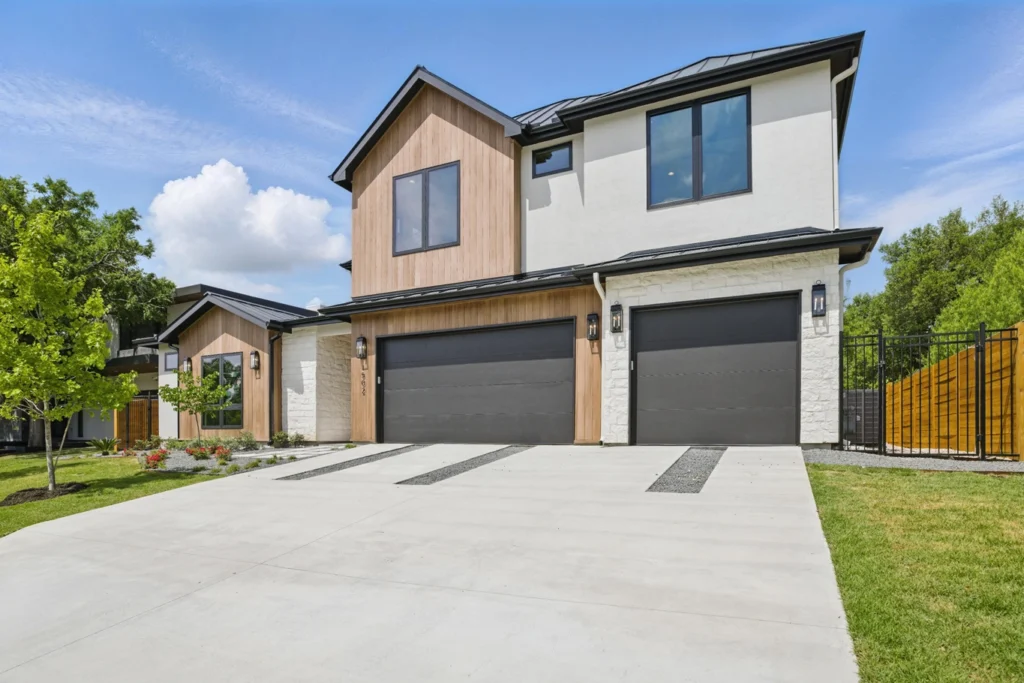 luxury home builders austin