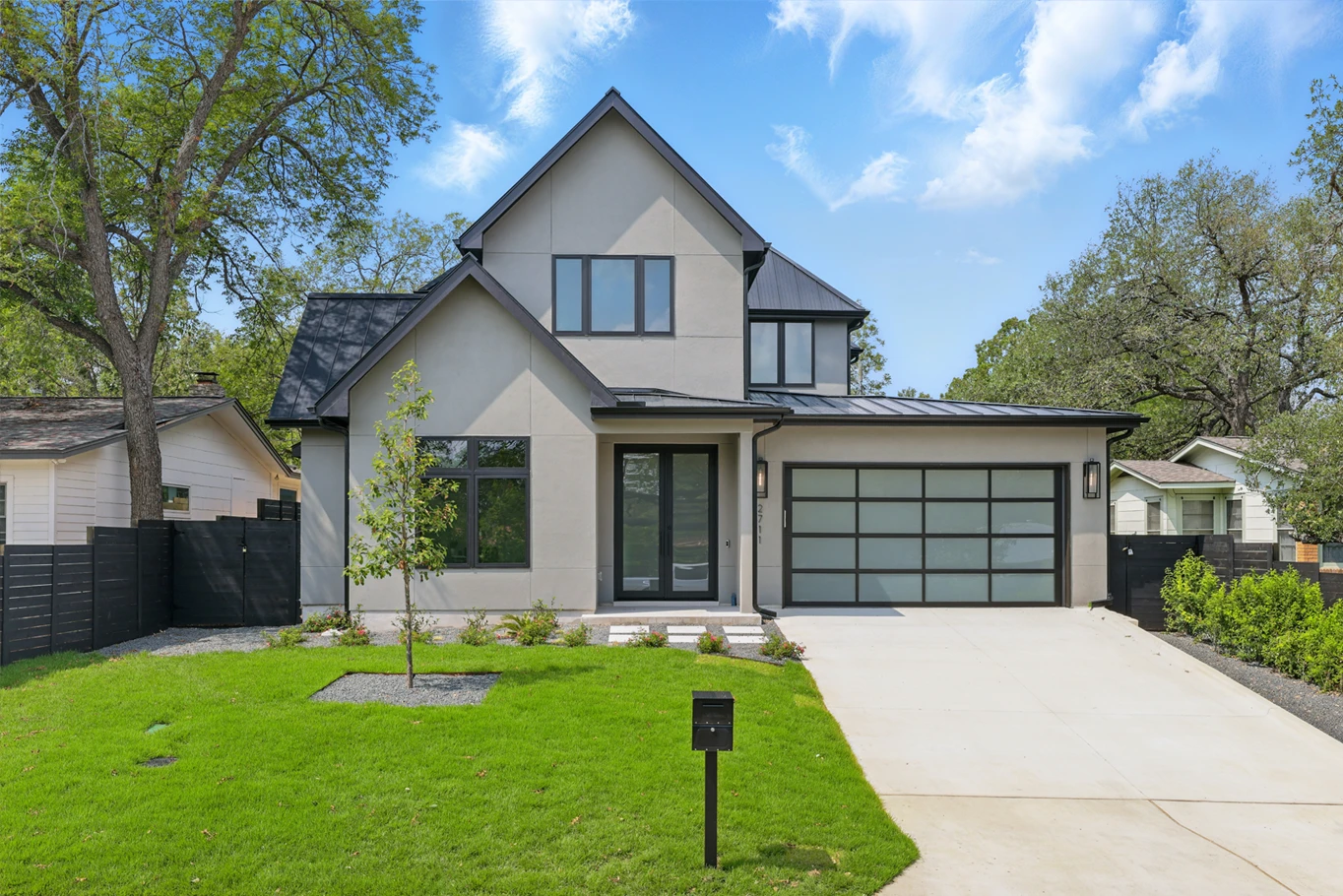 luxury home builders austin