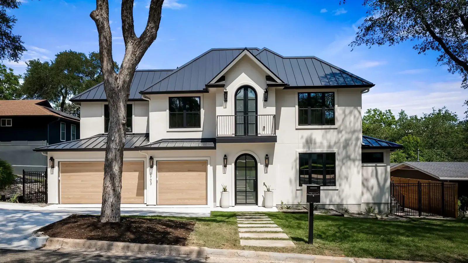 2703 Oak Park - photo 1