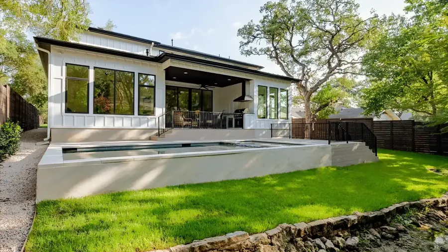 1809 Stoneridge - photo 5