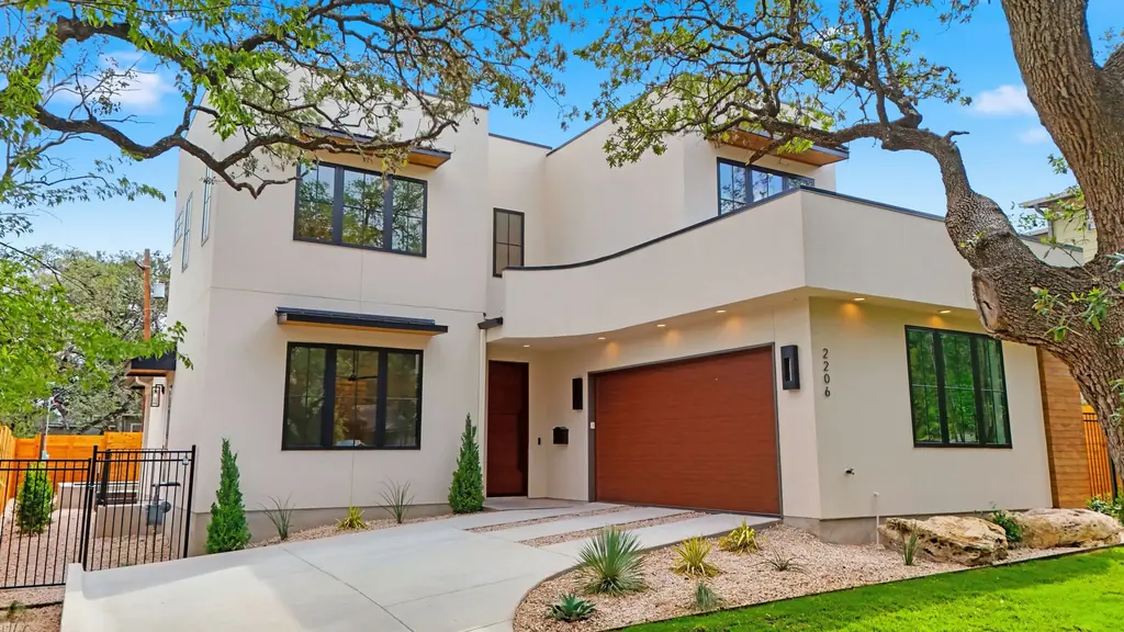 2206 La Casa — home built by Paradisa Homes in Austin TX