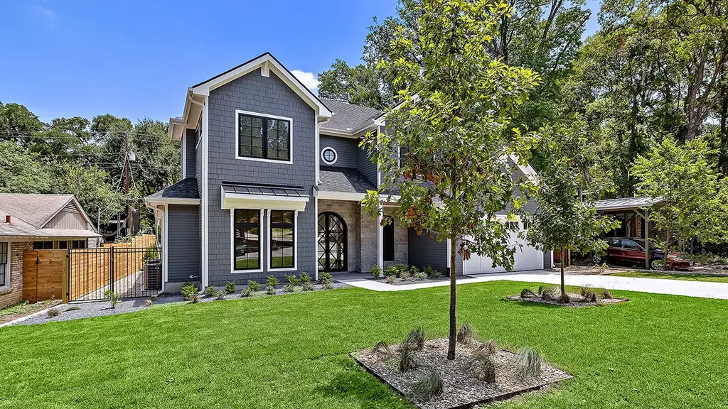2400 Elmglen — home built by Paradisa Homes in Austin TX