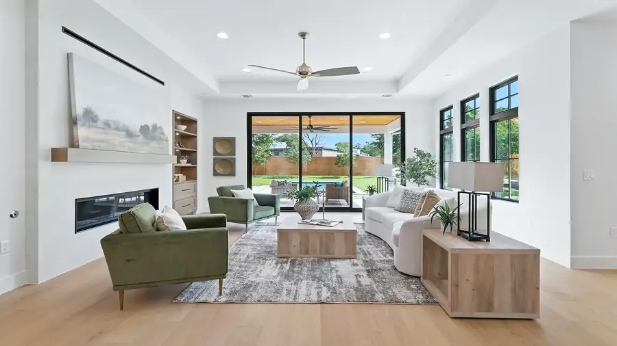 2400 Westover - photo 3