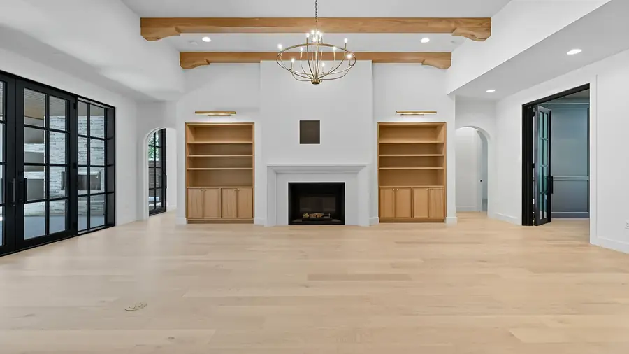 2701 Addison - photo 3