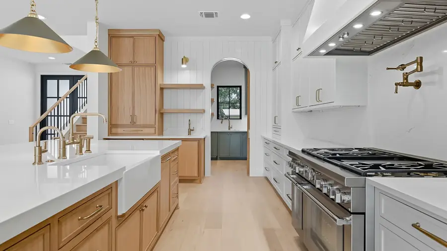 2701 Addison - photo 5