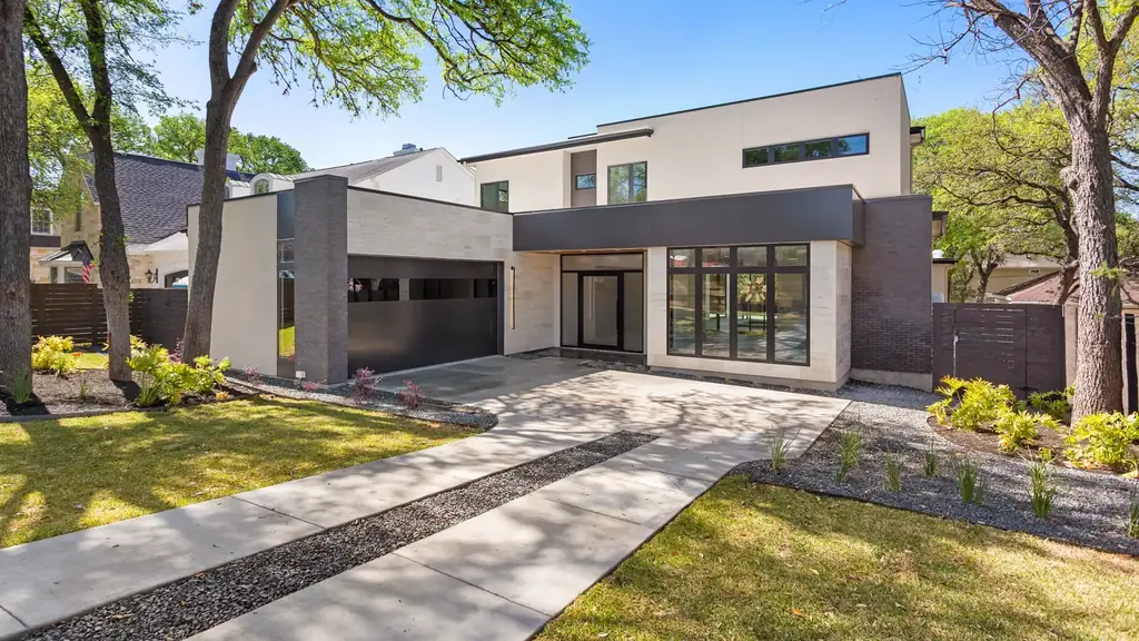 3317 Windsor — home built by Paradisa Homes in Austin TX
