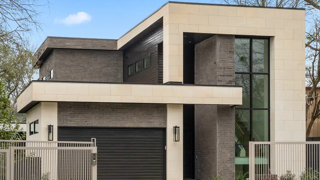 703 Dondale — home built by Paradisa Homes in Austin TX